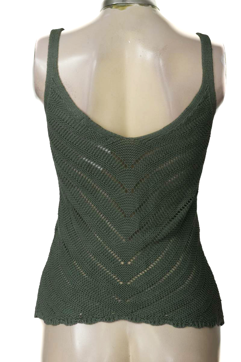 Top / Camiseta color Verde - NAF NAF