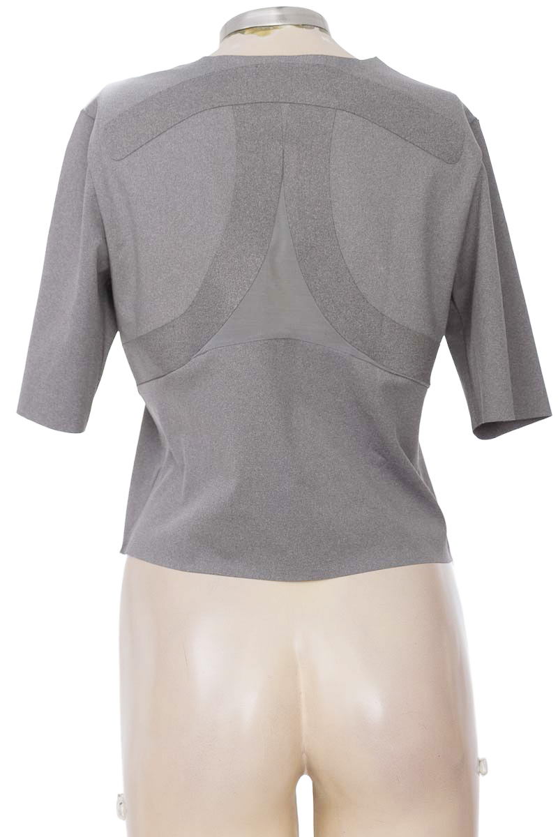 Ropa Deportiva / Salida de Baño color Gris - Oysho 