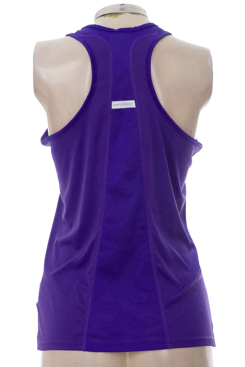 Ropa Deportiva / Salida de Baño color Morado - New Balance