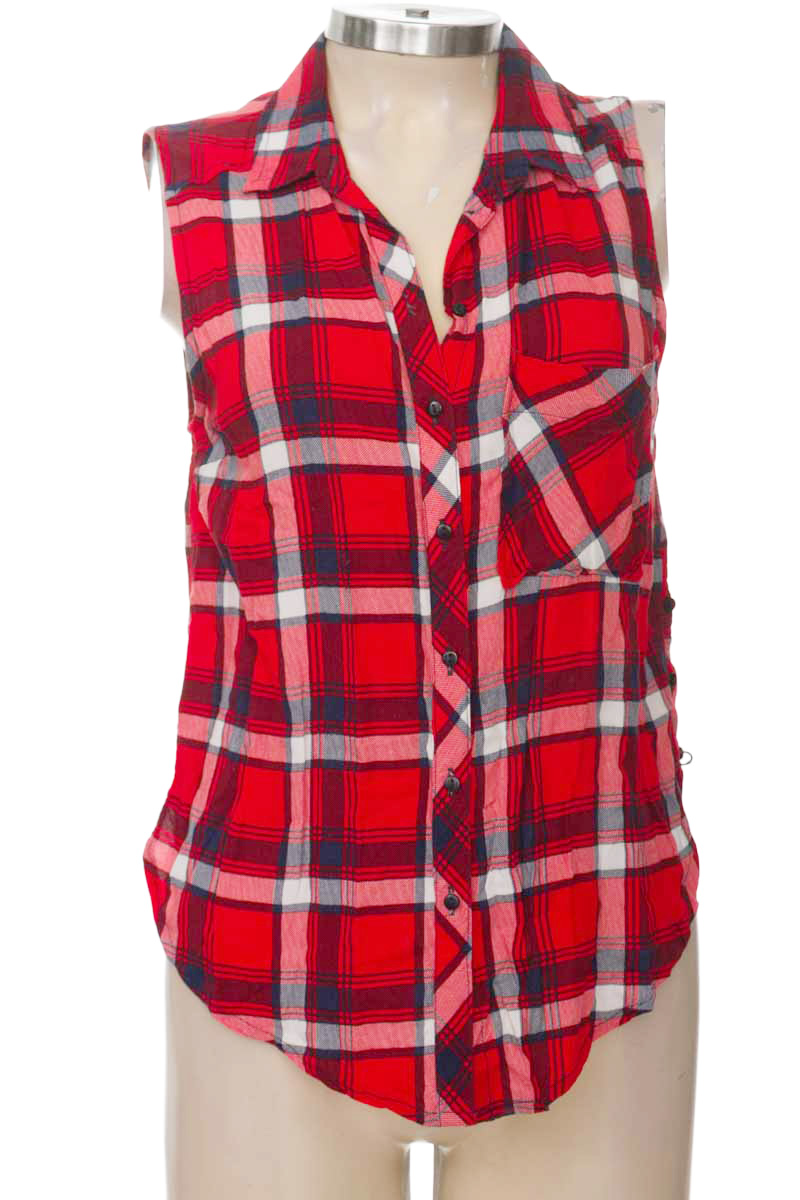 Top / Camiseta color Rojo - Bershka