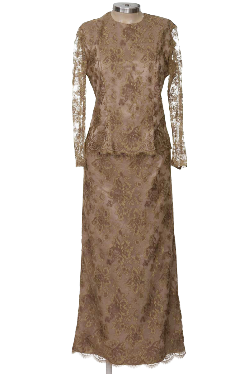 Vestido / Enterizo color Beige - Closeando