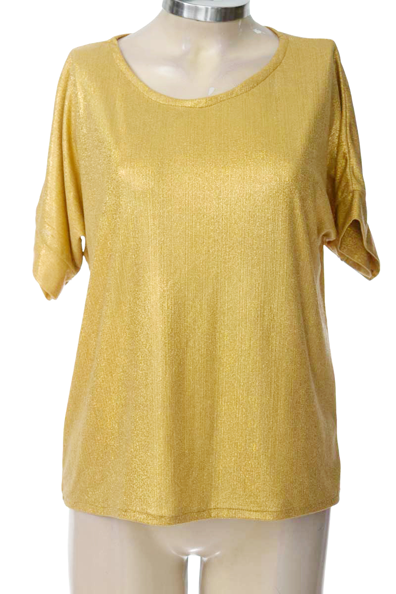 Top / Camiseta color Dorado - Closeando