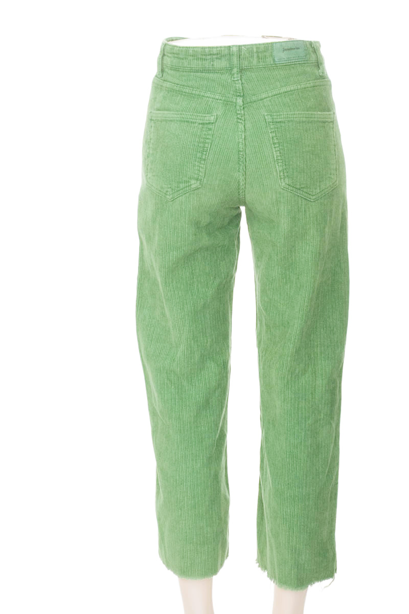 Pantalones color Verde - Stradivarius
