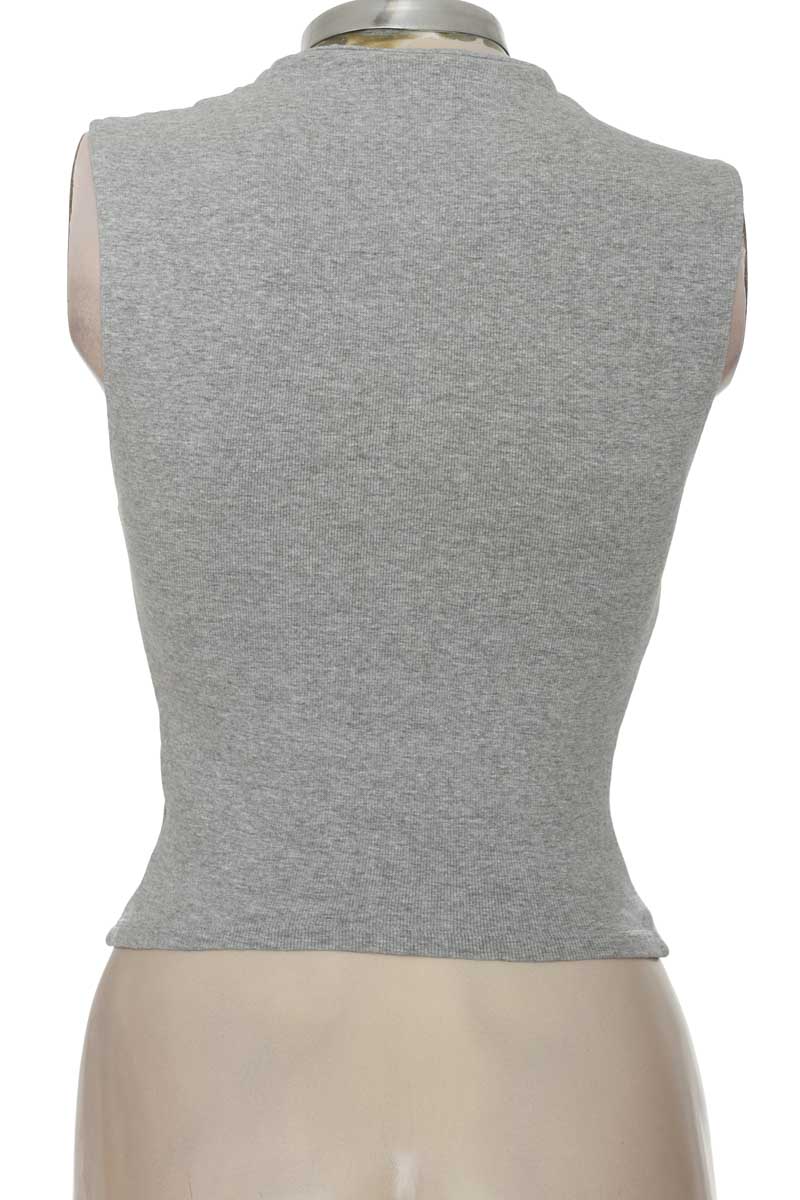Top / Camiseta color Gris - Zara