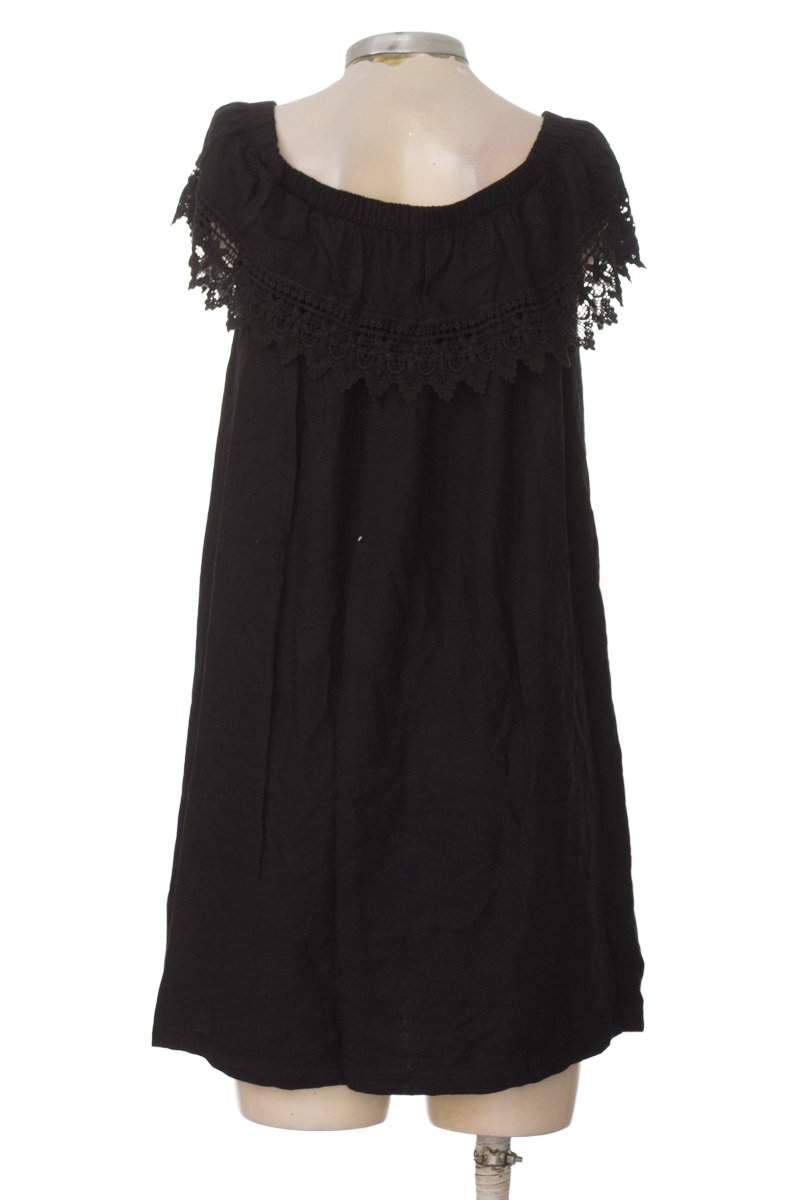 Vestido / Enterizo color Negro - Urb