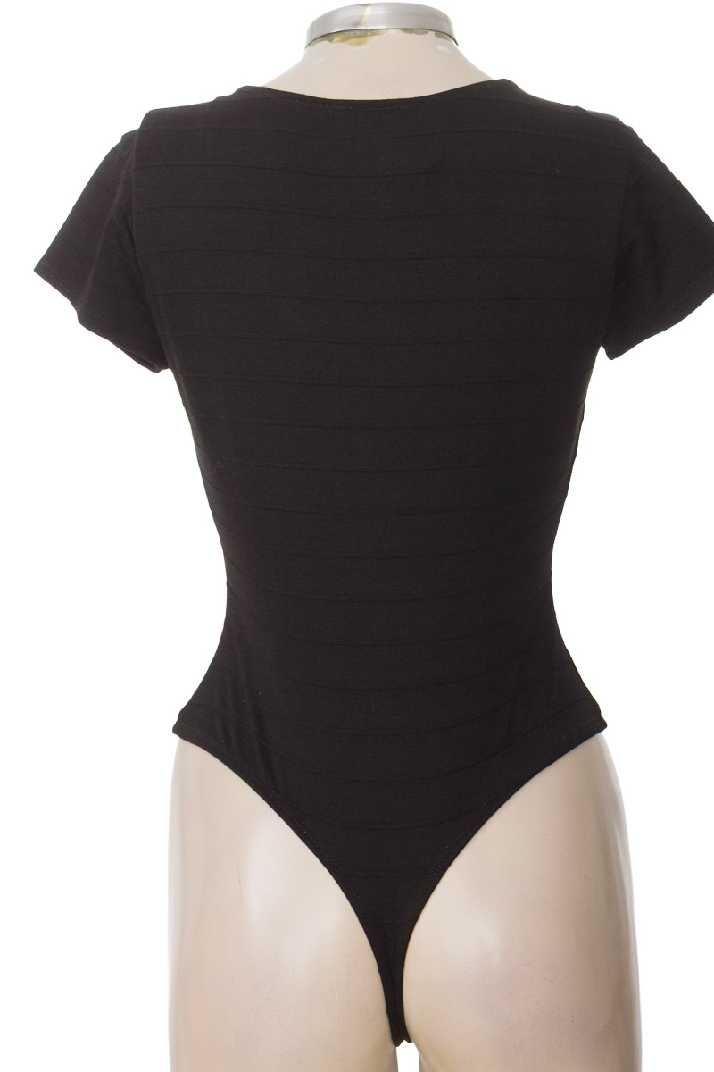 Top / Camiseta color Negro - ELA