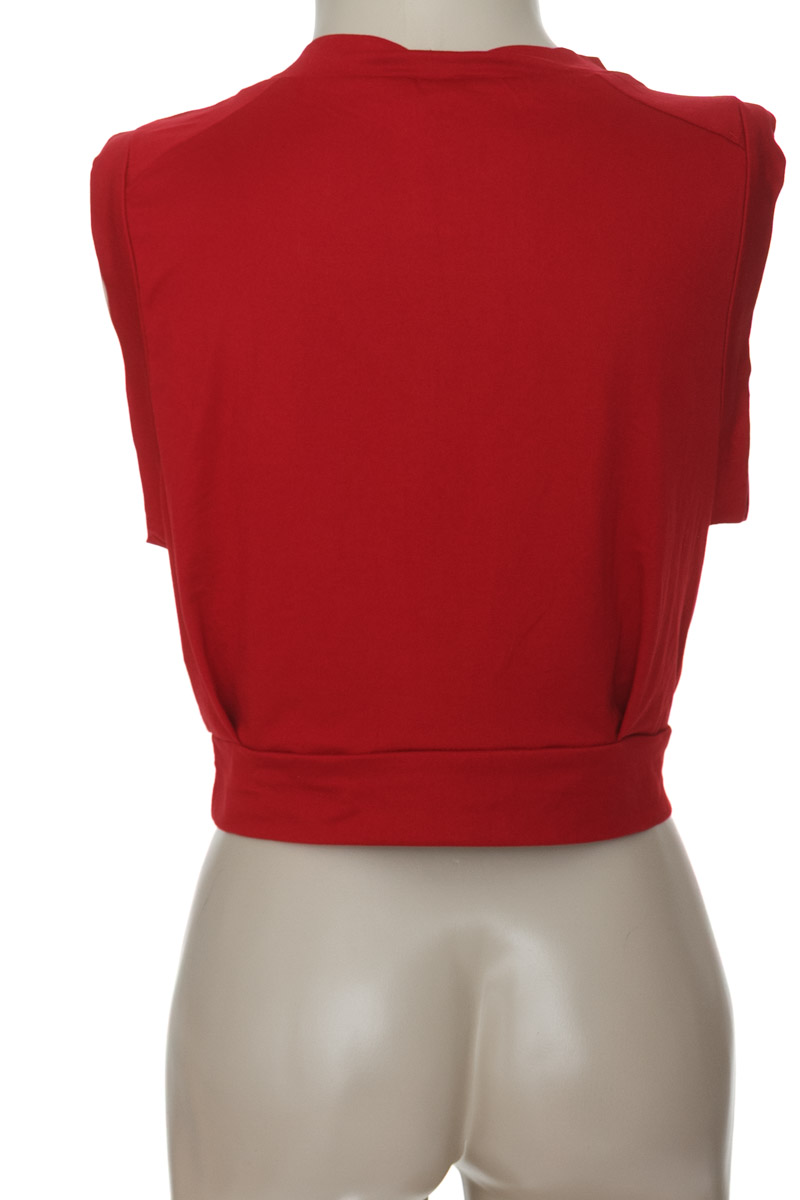 Top / Camiseta color Vinotinto - Closeando