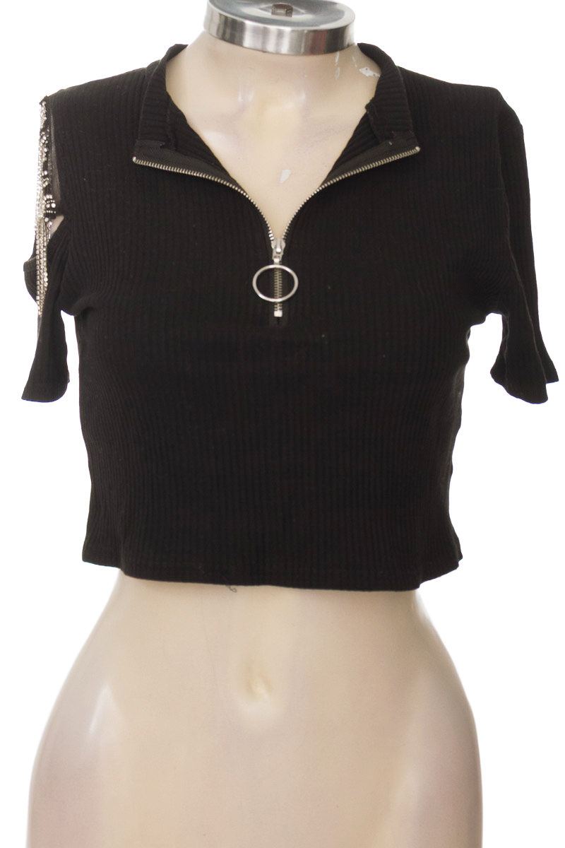 Top / Camiseta color Negro - El Sol Rojo