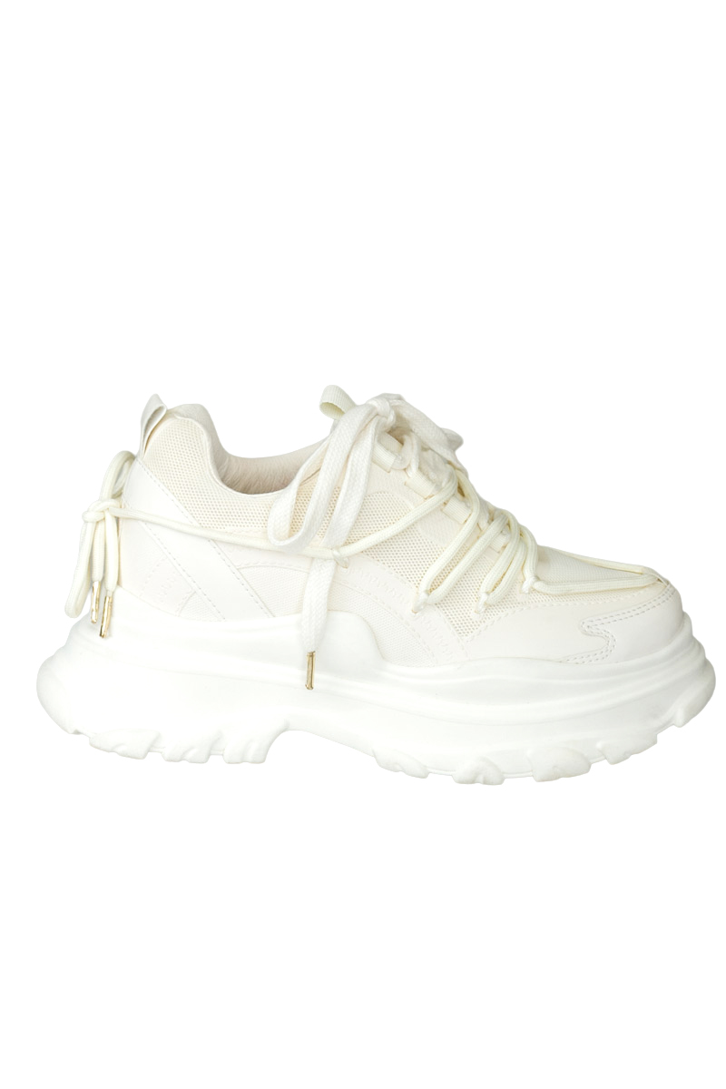 Zapatos color Beige - Closeando
