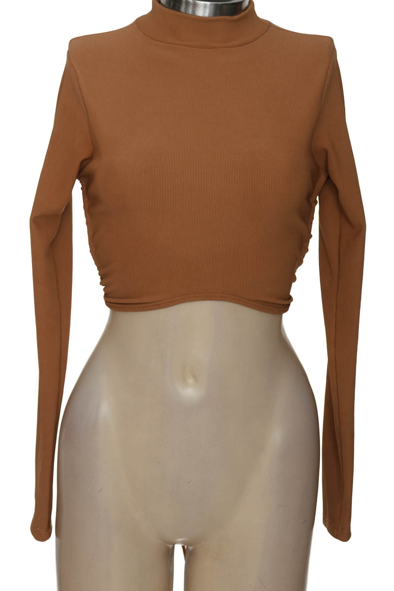 Top / Camiseta color Café - Closeando