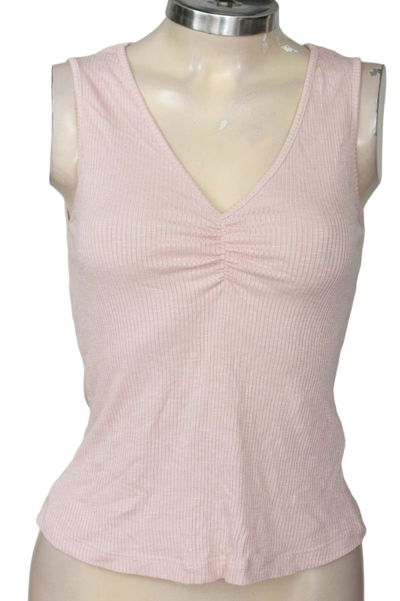 Top / Camiseta color Rosado - University Club