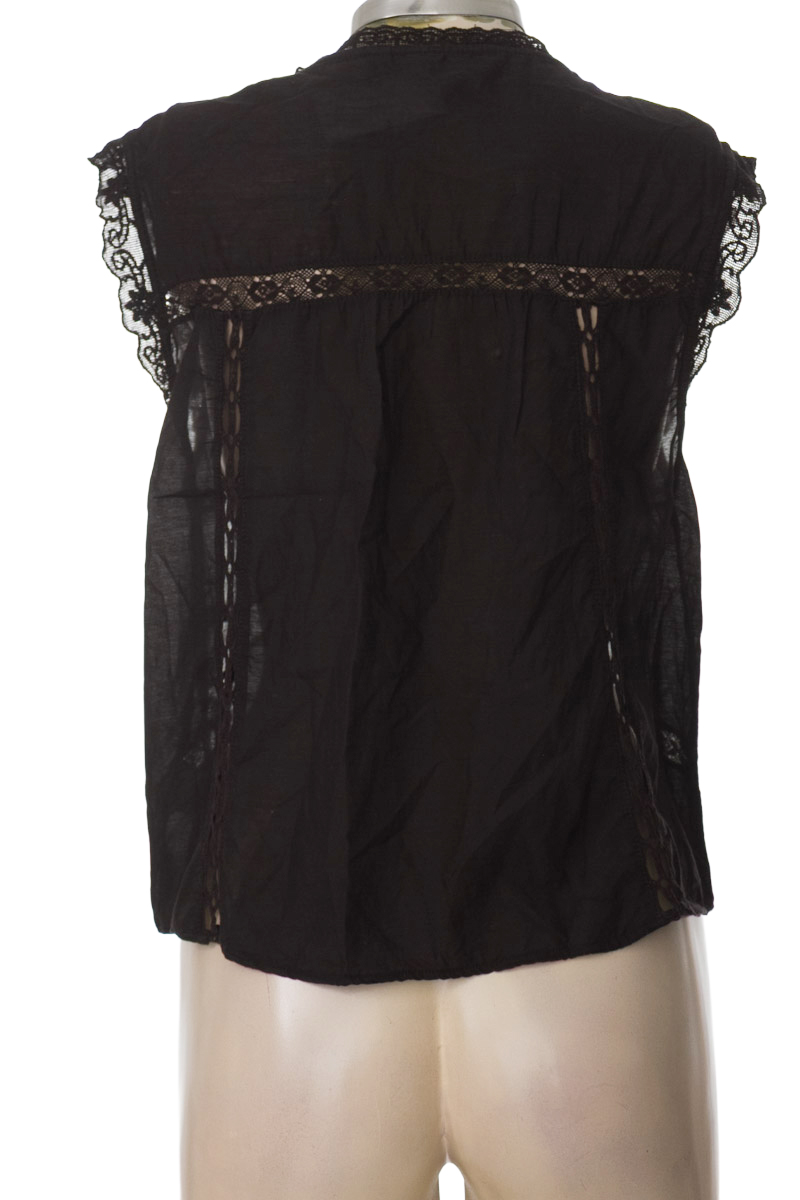 Top / Camiseta color Negro - Zara