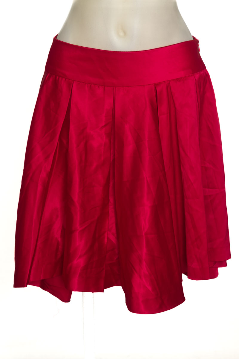 Falda color Rojo - Closeando