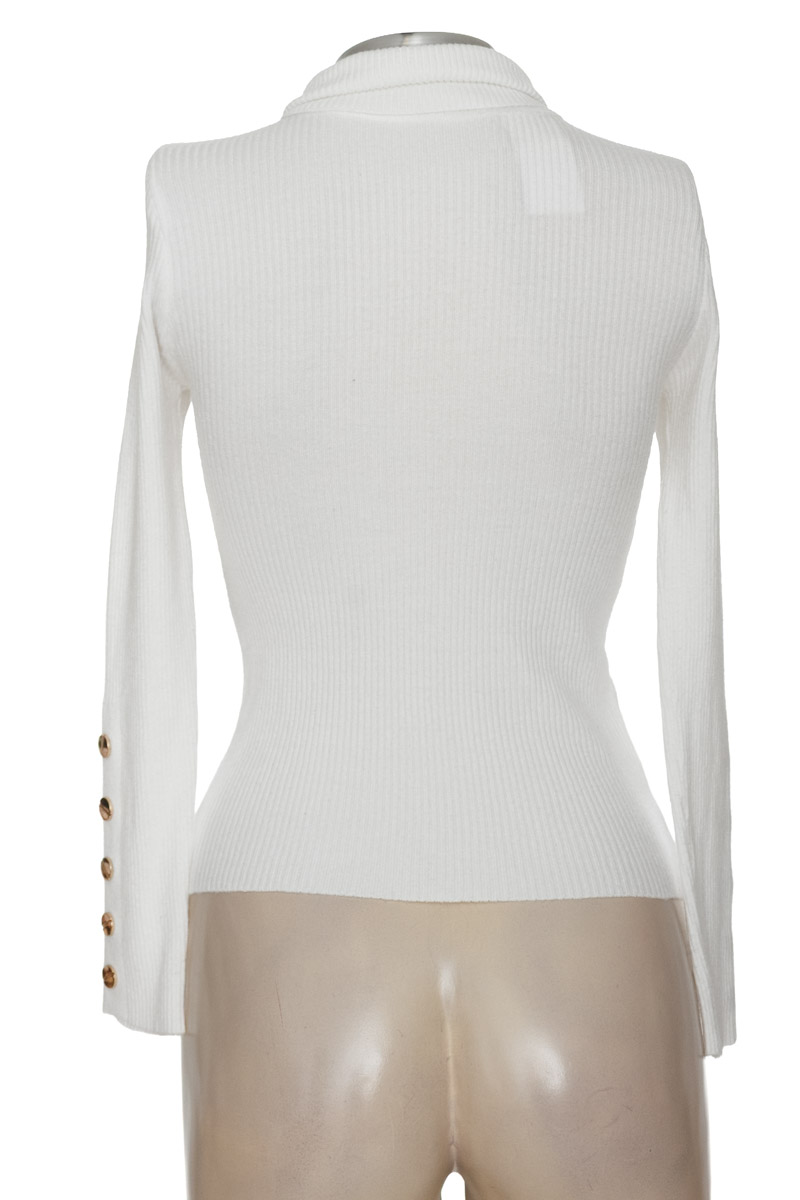 Sweater color Blanco - Closeando