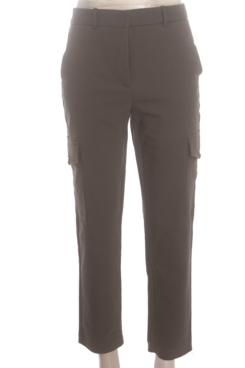 Pantalones color Verde - Zara