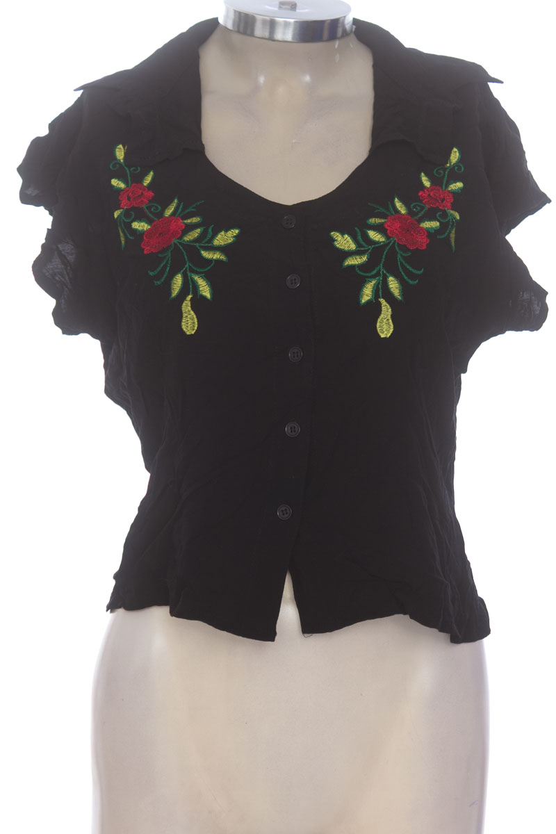Top / Camiseta color Negro - TOPS