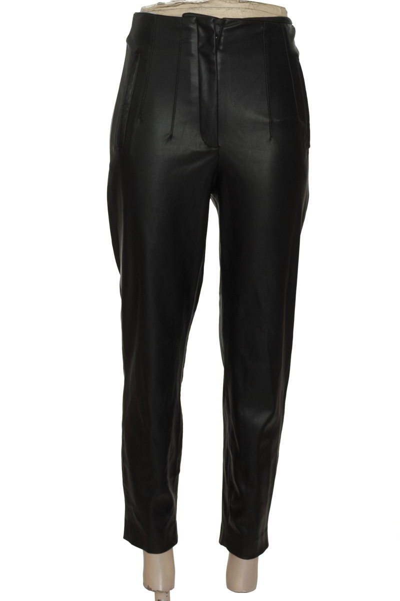 Pantalones color Negro - Zara