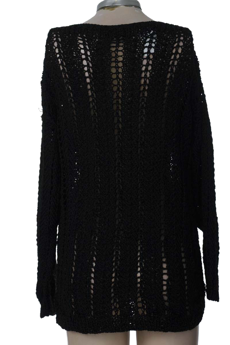 Sweater color Negro - Closeando