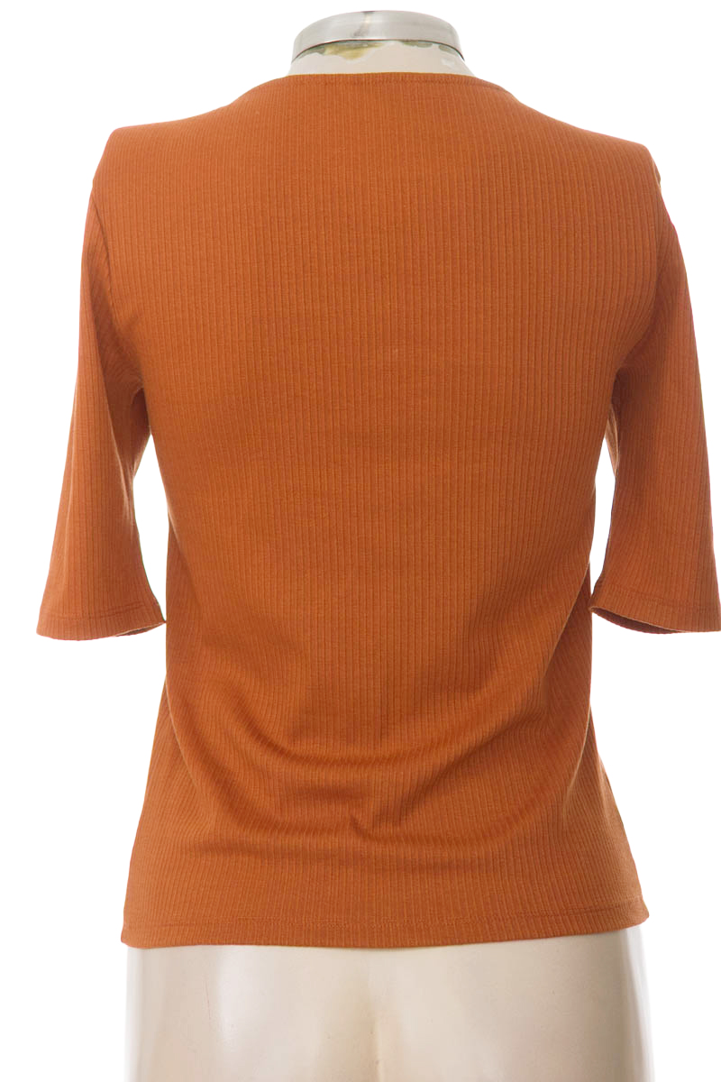 Top / Camiseta color Café - NAF NAF