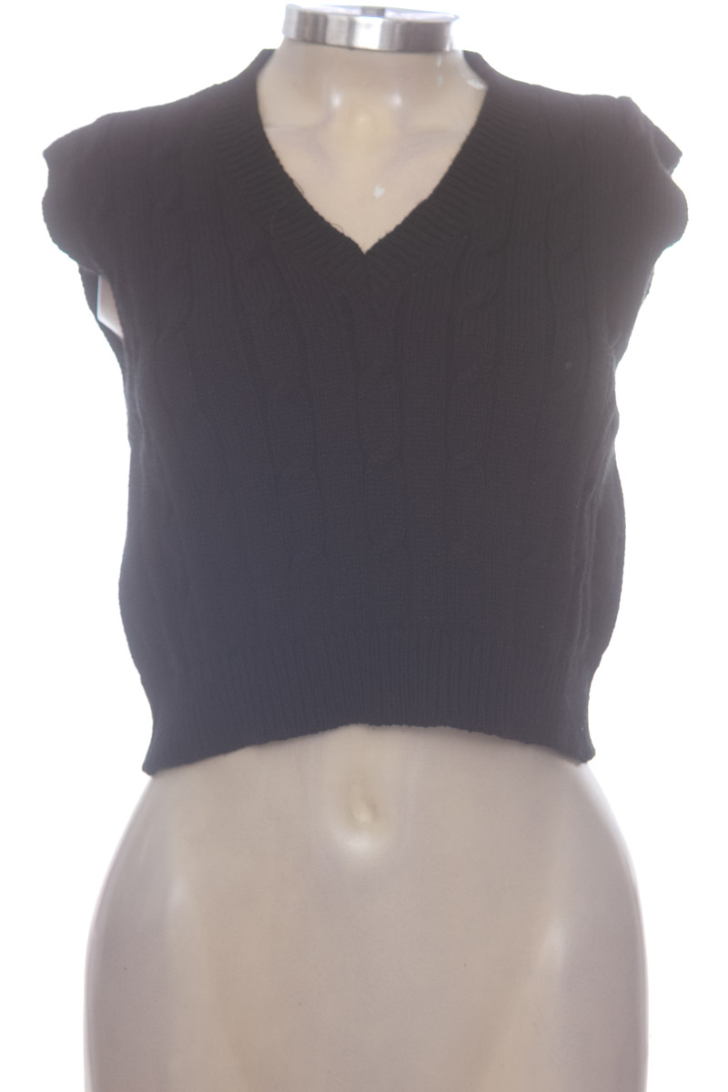 Sweater color Negro - Closeando