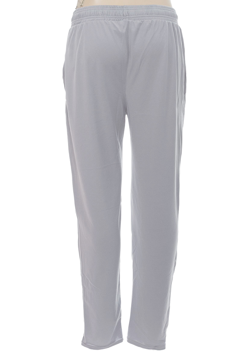 Ropa Deportiva color Gris - Yazo