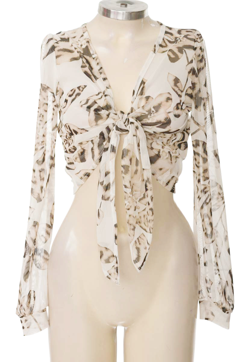 Top / Camiseta color Beige - Fashionnova