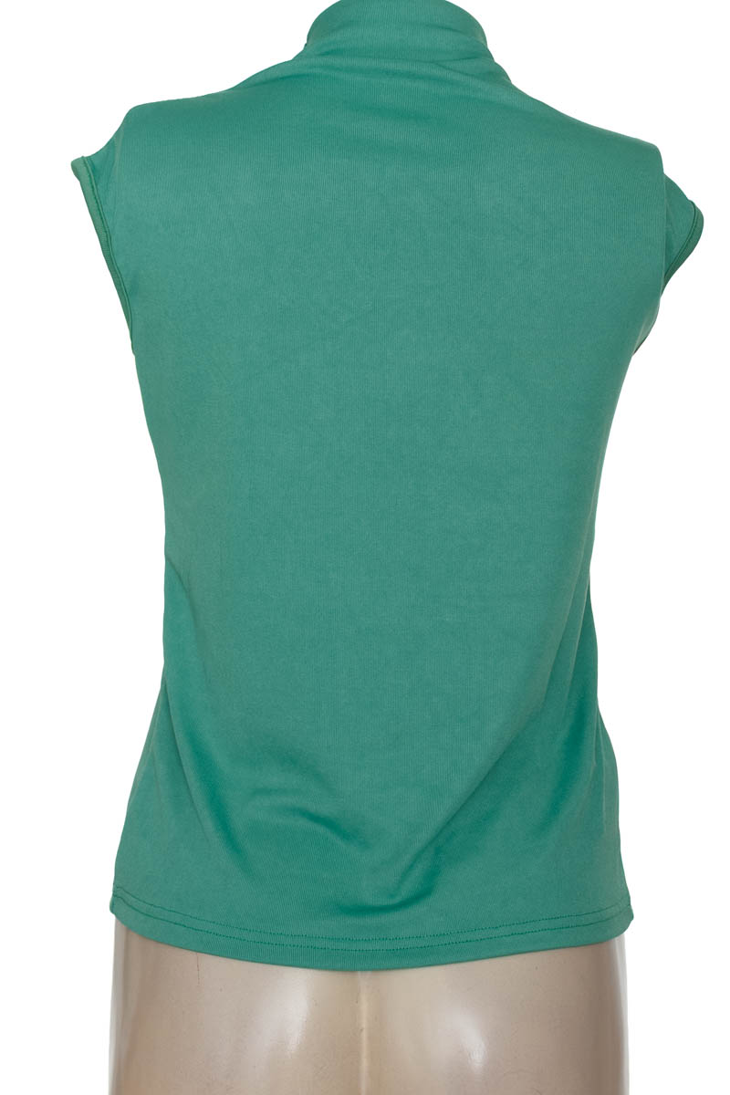 Top / Camiseta color Verde - Closeando