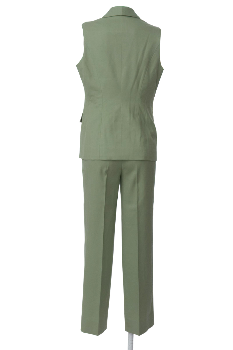 Vestido / Enterizo color Verde - Closeando