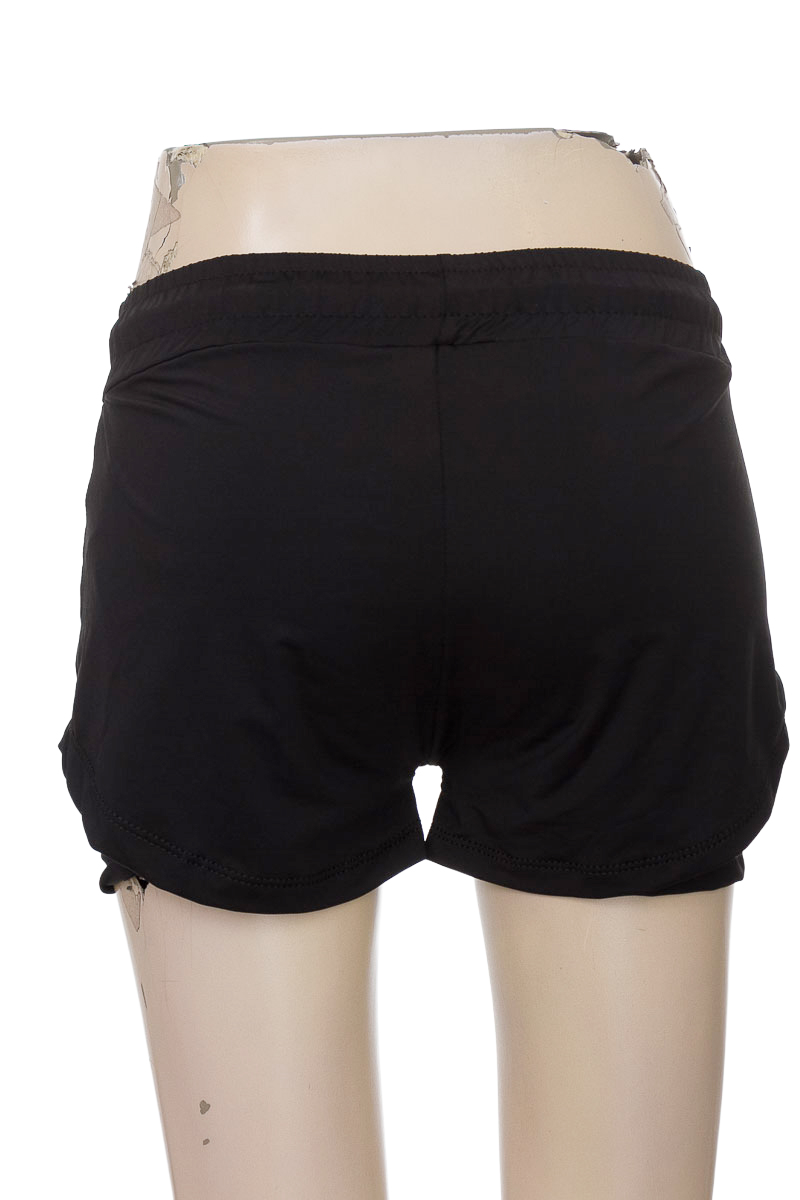 Ropa Deportiva / Salida de Baño color Negro - Closeando