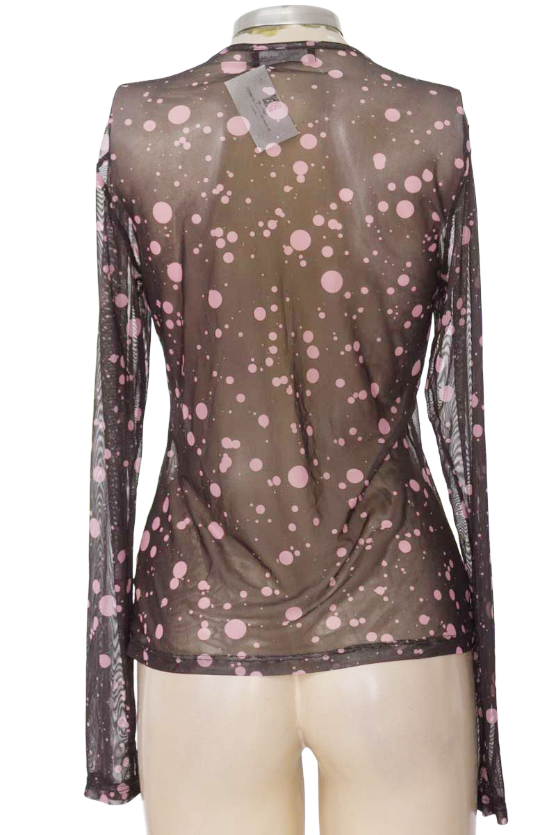 Top / Camiseta color Negro - Arkitect/daniela salcedo