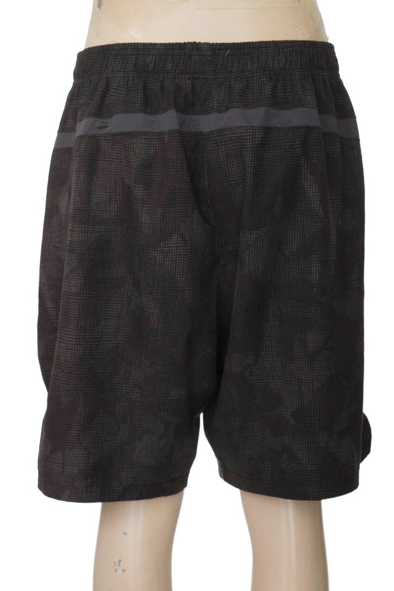 Ropa Deportiva color Gris - Closeando