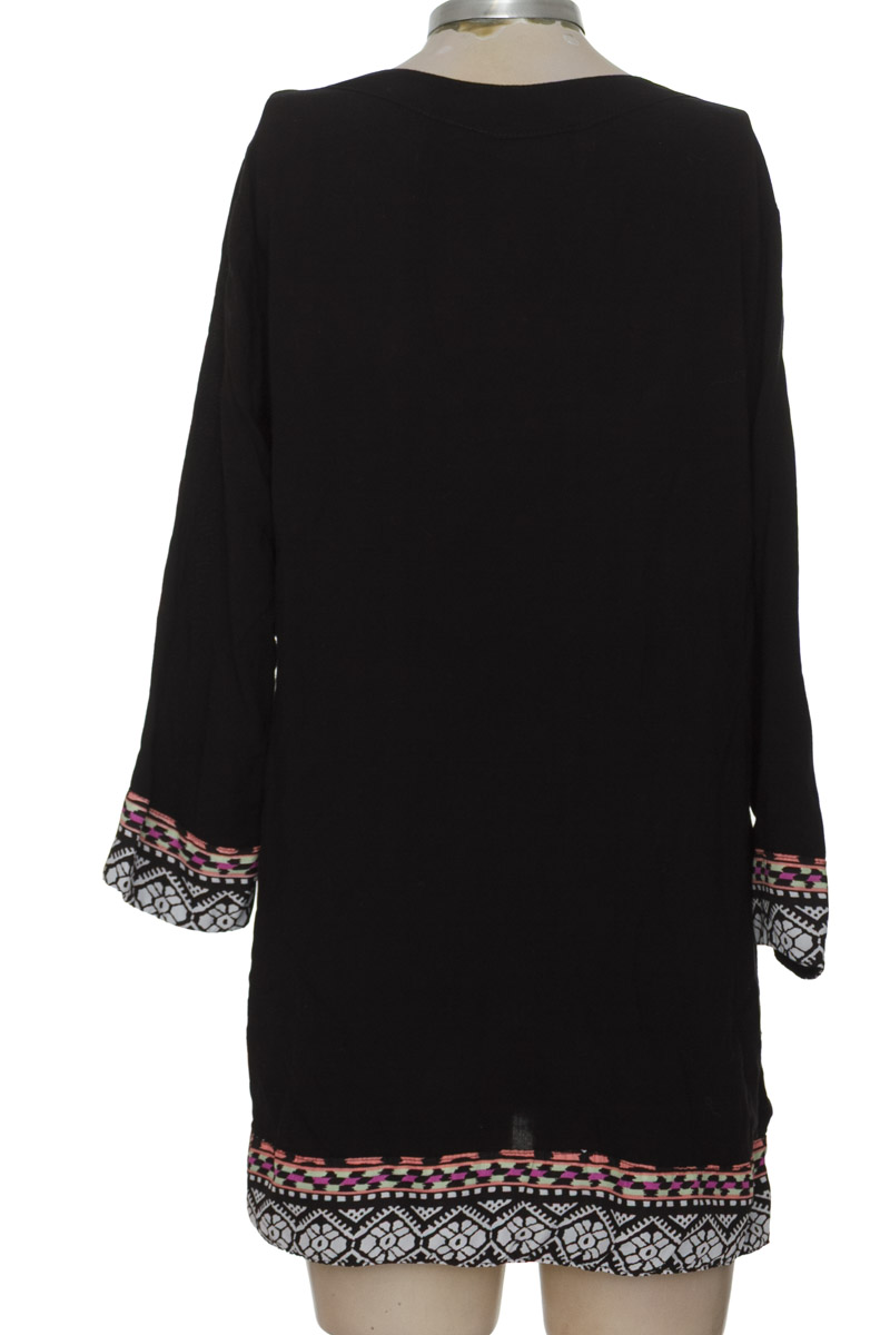 Blusa color Negro - Amarena
