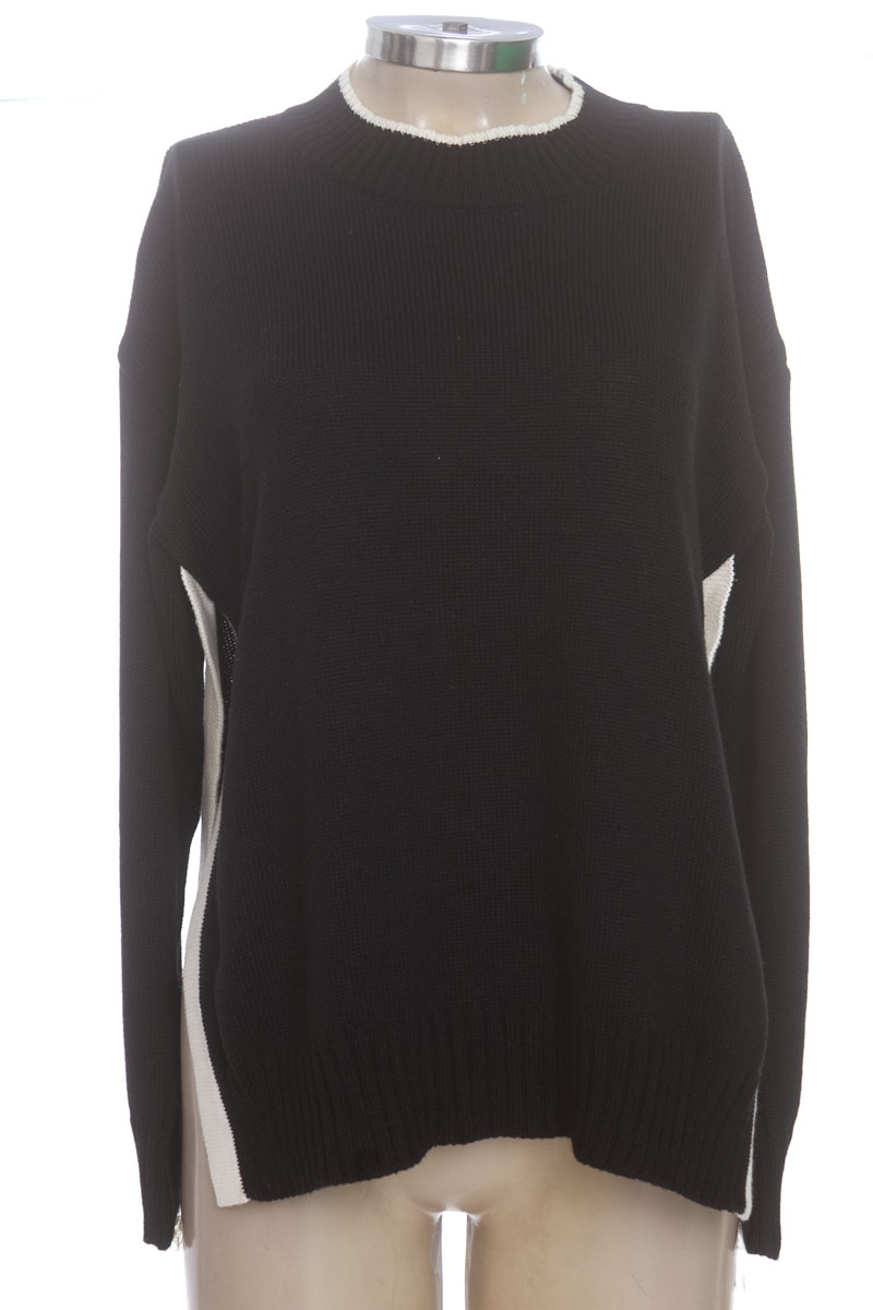 Sweater color Negro - Arkitect/ Francesca Miranda