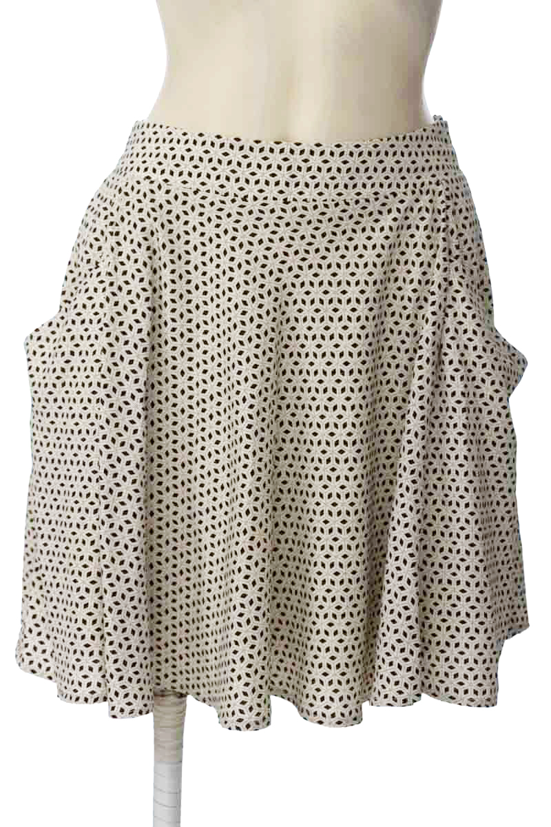 Falda color Beige - Forever 21