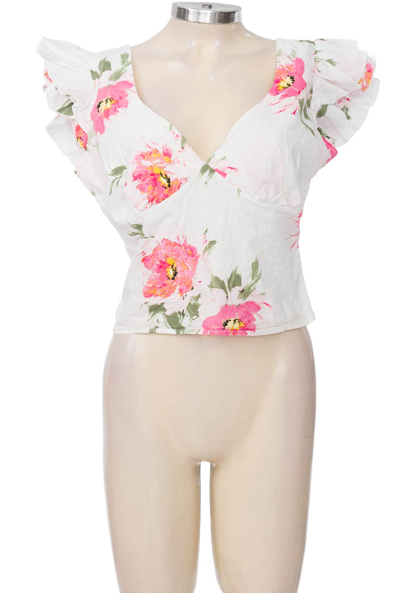 Top / Camiseta color Blanco - Closeando