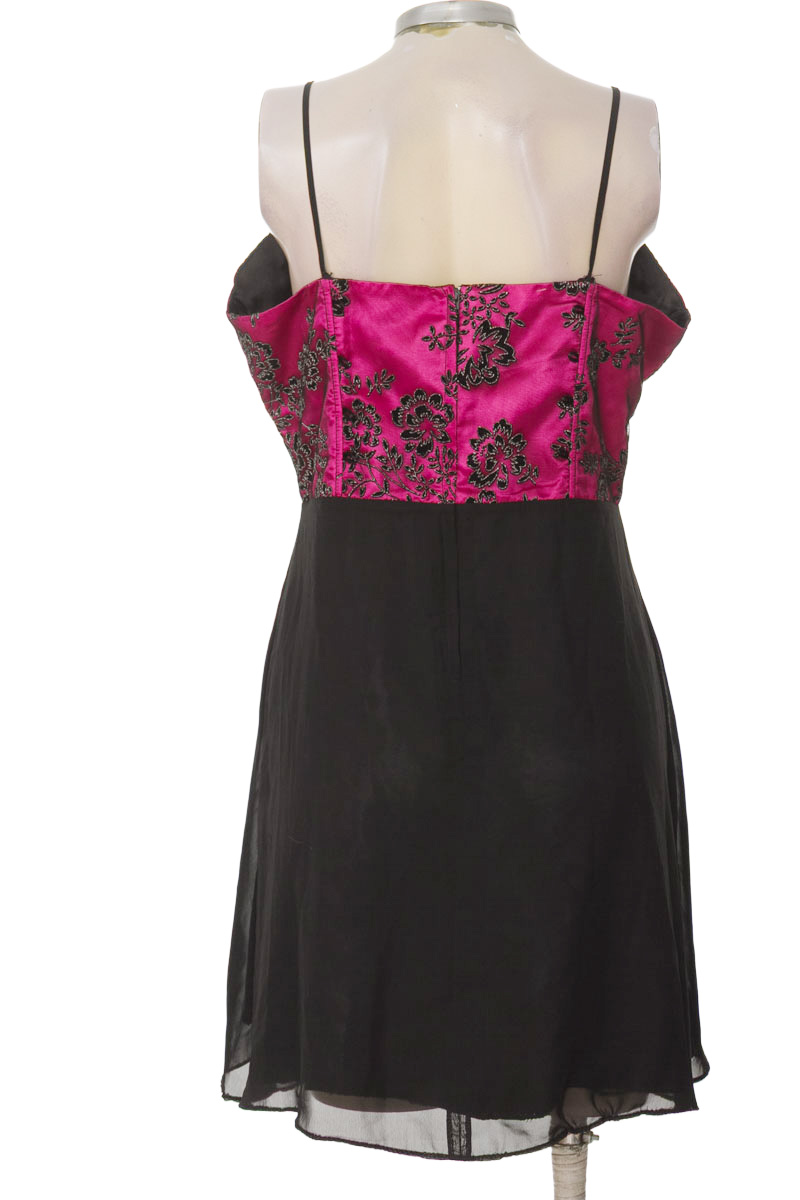 Vestido / Enterizo color Negro - Closeando