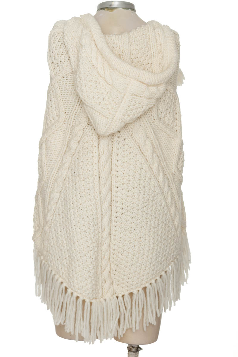 Sweater color Blanco - Closeando