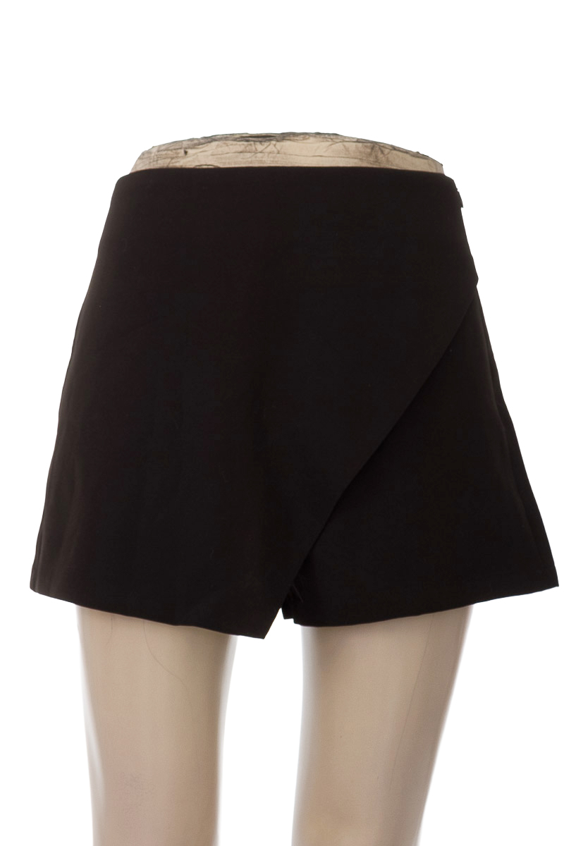 Short color Negro - Closeando