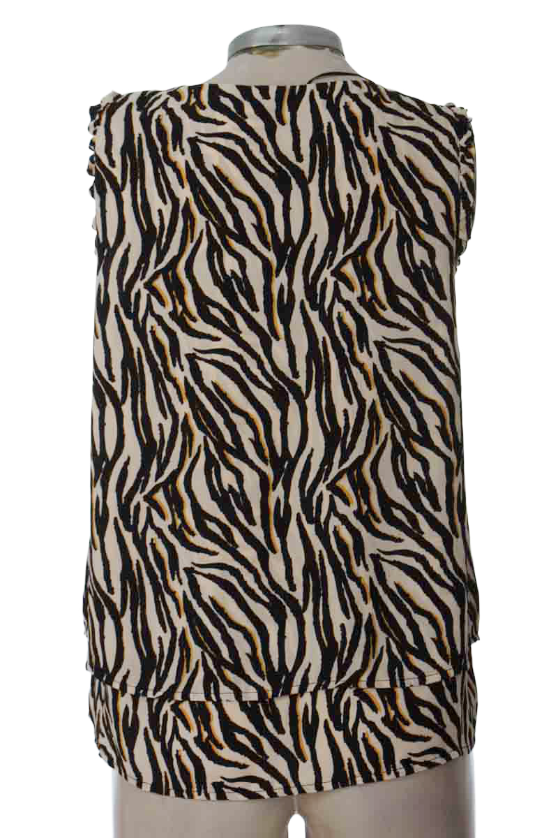 Top / Camiseta color Beige - Basement