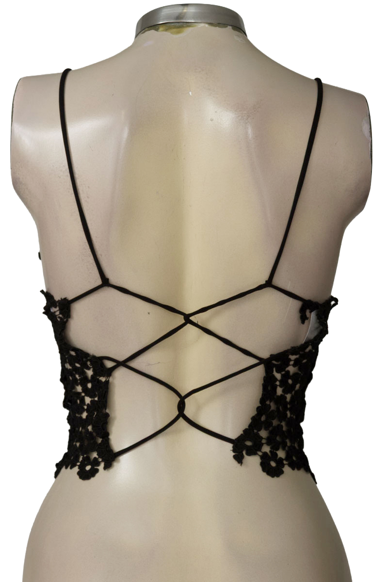 Top / Camiseta color Negro - Closeando