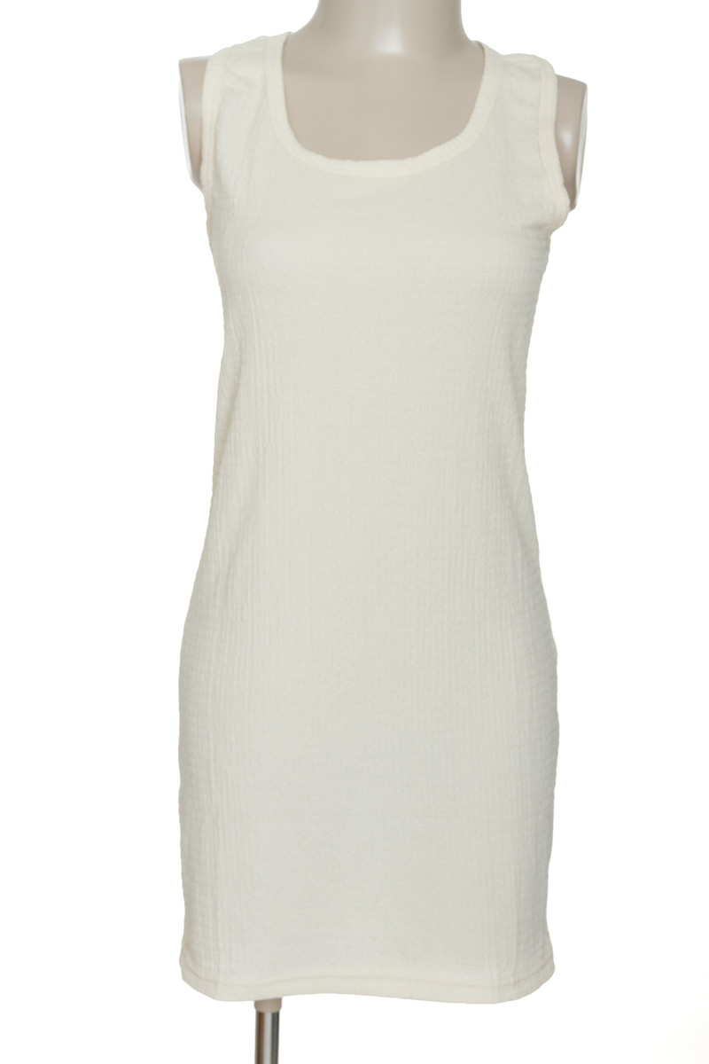 Vestido / Enterizo color Beige - Closeando