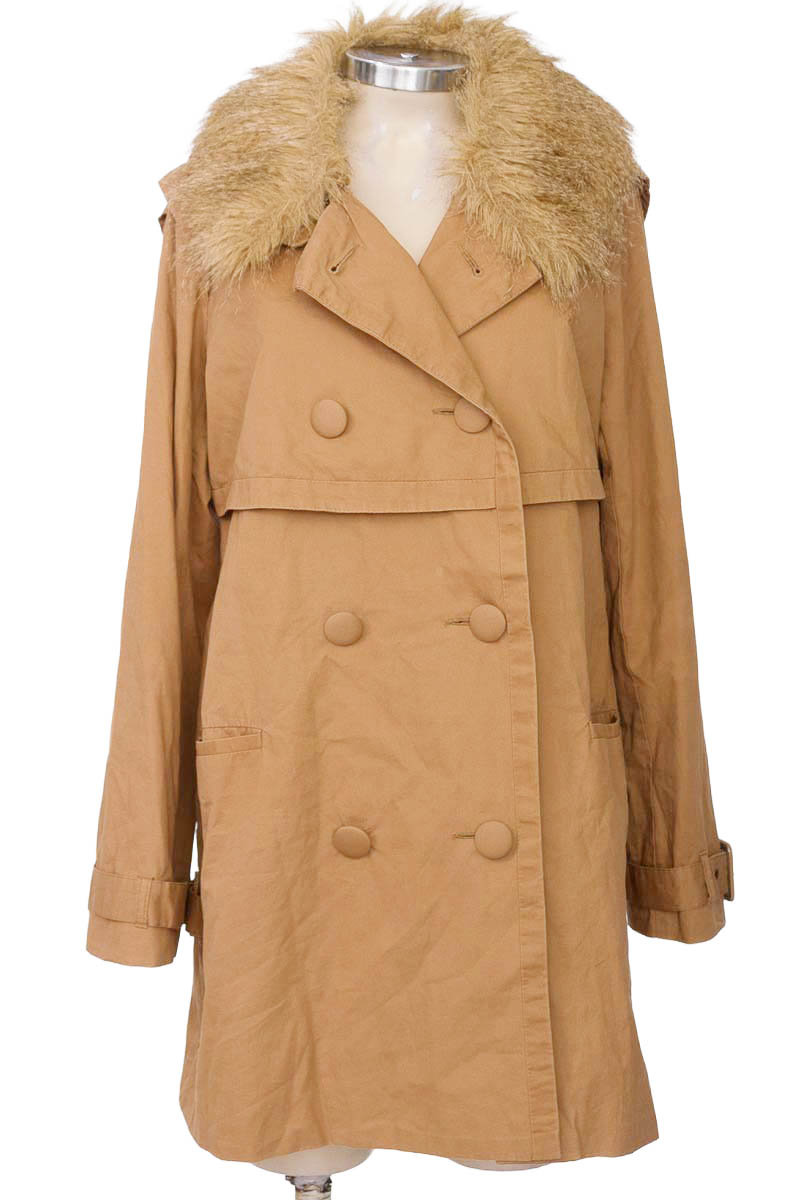 Chaqueta / Abrigo color Beige - Forever 21