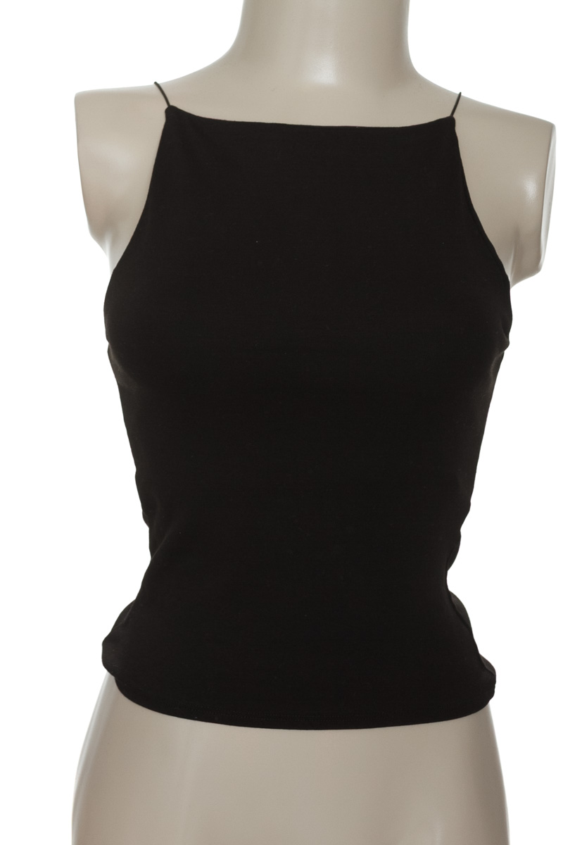 Top / Camiseta color Negro - Closeando
