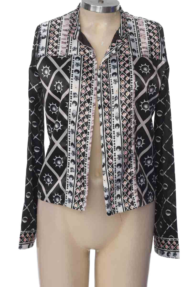 Chaqueta / Abrigo color Negro - Closeando