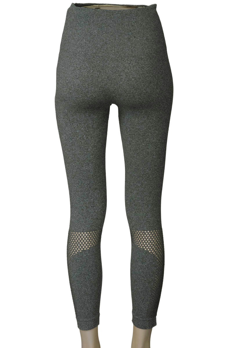 Ropa Deportiva / Salida de Baño color Gris - Closeando