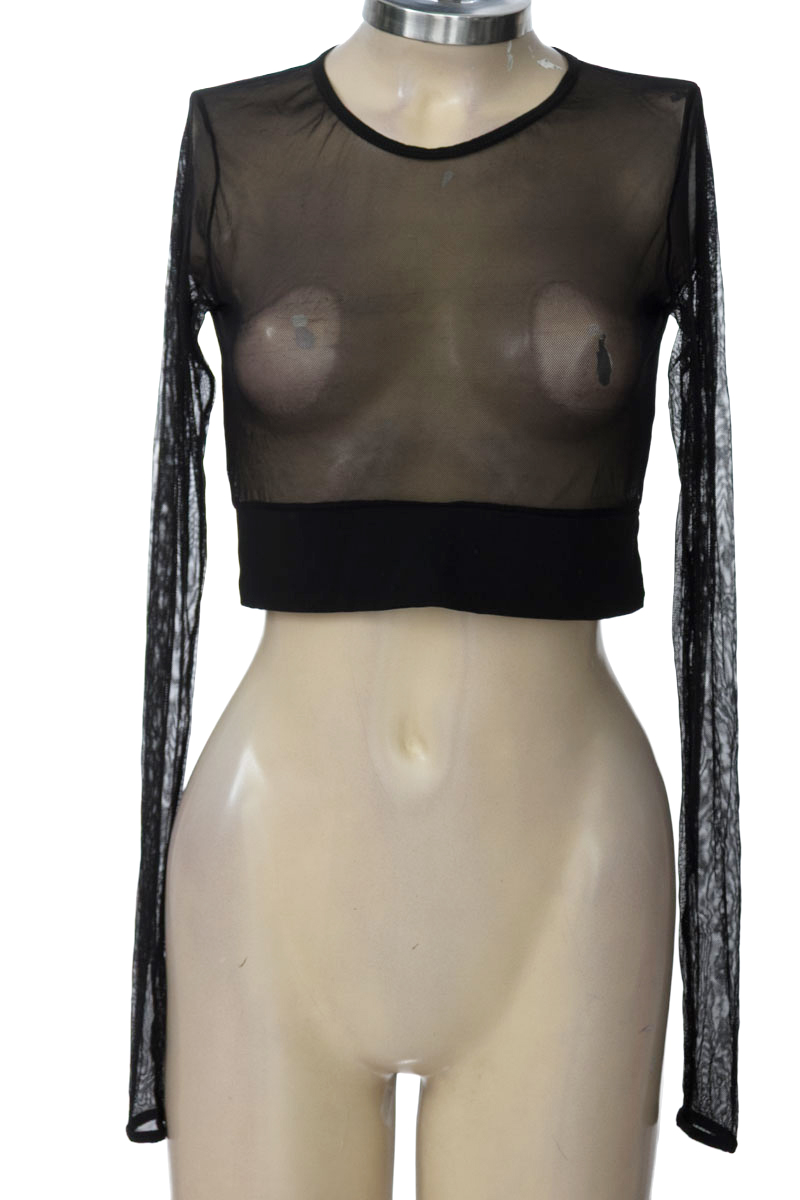 Top / Camiseta color Negro - Closeando