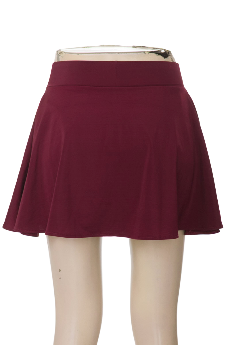 Ropa Deportiva / Salida de Baño color Vinotinto - Closeando