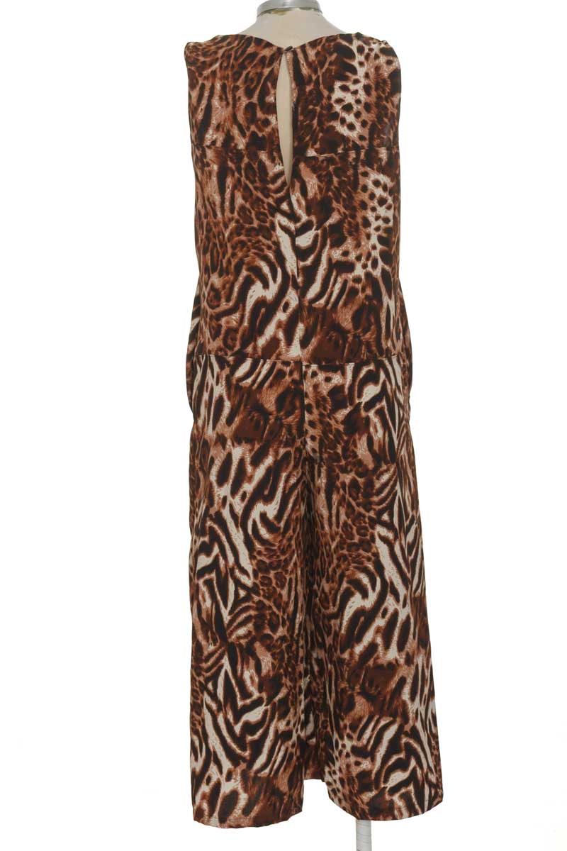 Vestido / Enterizo color Café - Closeando
