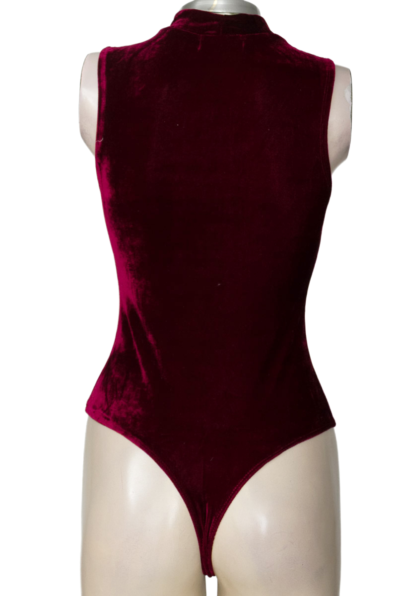 Top / Camiseta color Vinotinto - Liz & Sara