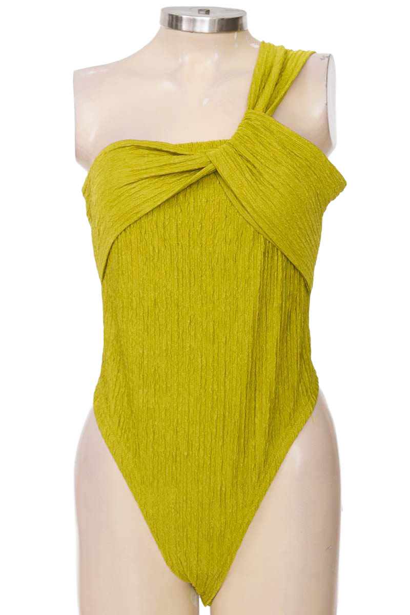 Top / Camiseta color Verde - Closeando